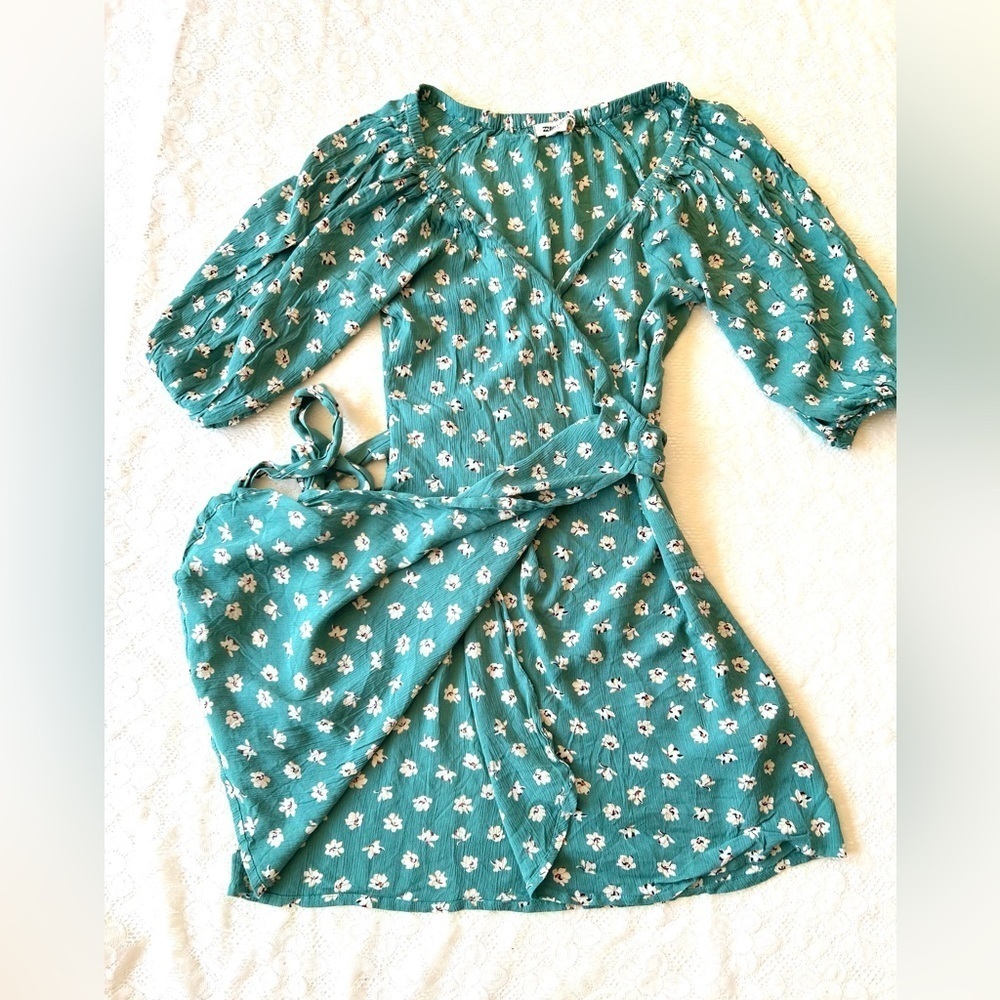 Billabong Womens Wrap Front green floral dress size small